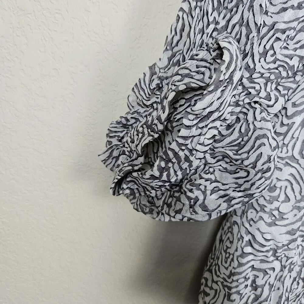 Diane Von Furstenberg Syrah Silk Blouse Size 4DVF Floral Rose Print Lined V-Neck - Picture 5 of 12